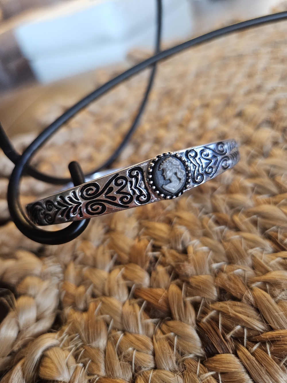Silver Tone Cameo Scrollwork Bangle Bracelet